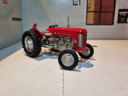 1957-1965 Massey Ferguson MF65 Tractor Universal Hobbies UH6269 1:32