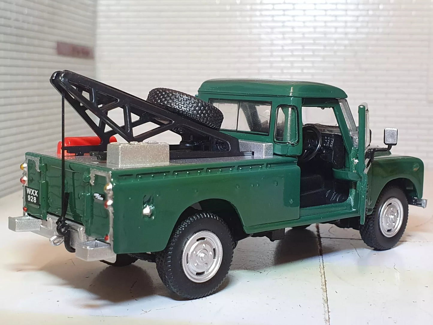 Land Rover  Series 2a 3 109  Breakdown Tow Recovery Truck 54041 Cararama 1:43