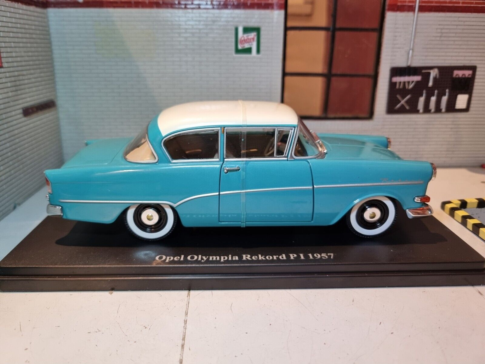 Opel 1957 Olympia Rekord P1 Ex Magazine 1:24 – Emberton Imperial