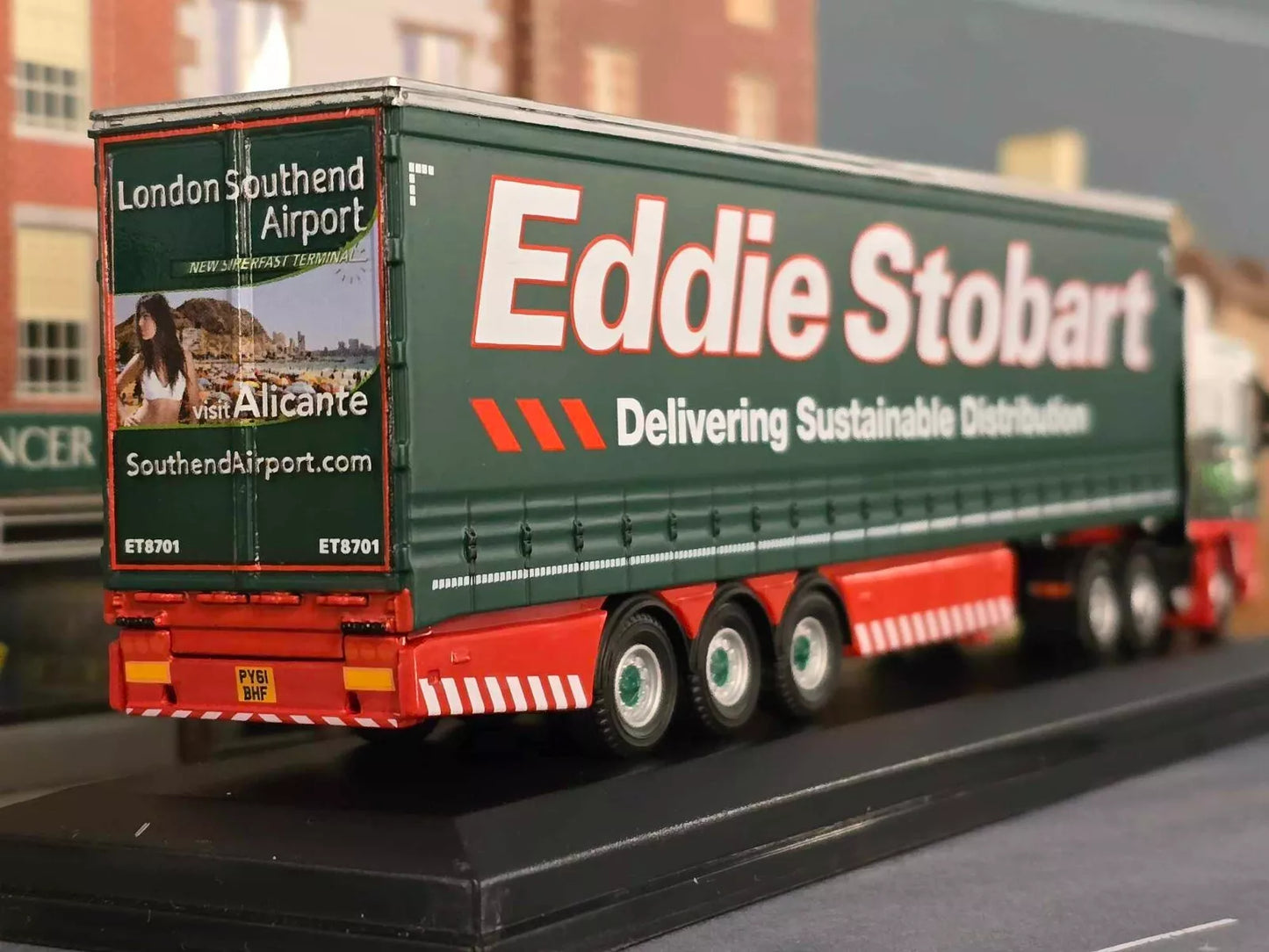 Eddie Stobart 2011 DAF XF105 Space Cab Lorry Tautliner Trailer STOB025 1:76