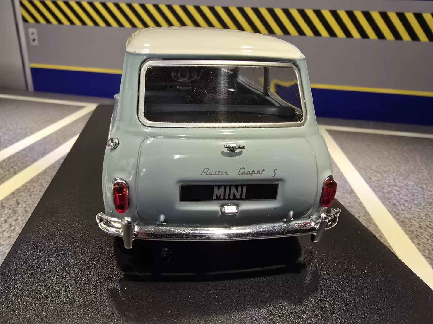 Mini Cooper S 1965 Mk1 124183 WhiteBox 1:24