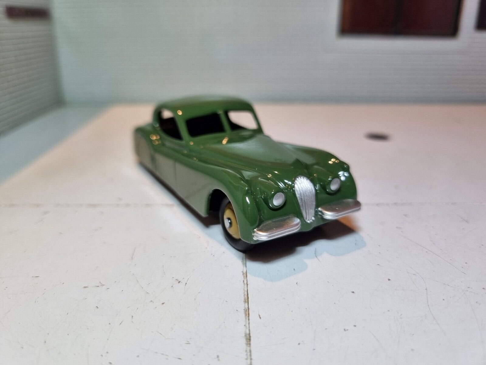 Jaguar XK120 Coupe #157 Dinky – Emberton Imperial