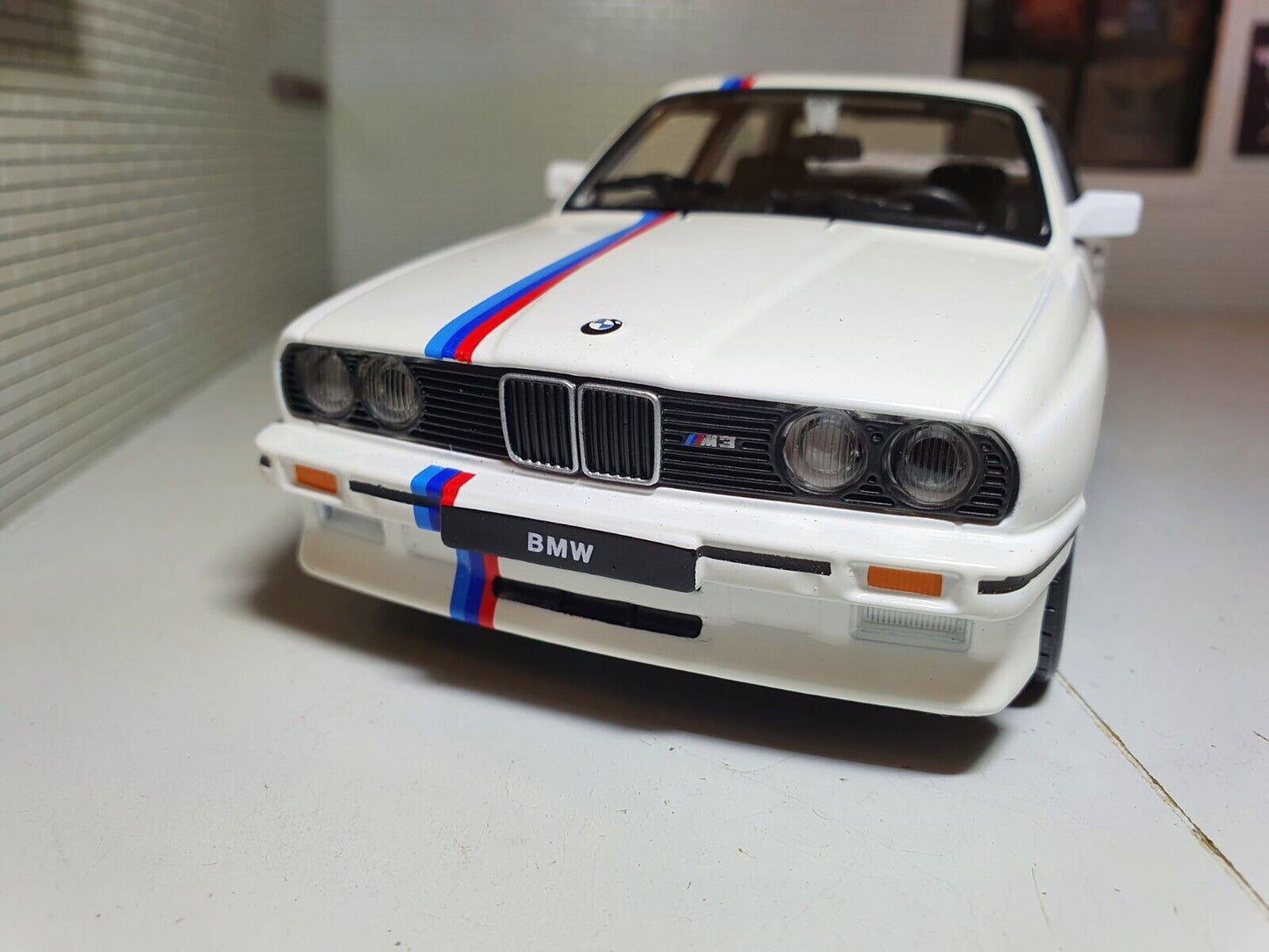 BMW 1988  3 Series M3 E30 21100 Bburago 1:24