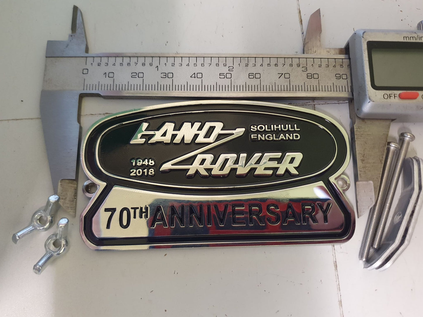 Land Rover Defender 70th Ltd Anniversary Grill/Tub With Badge & Fixings