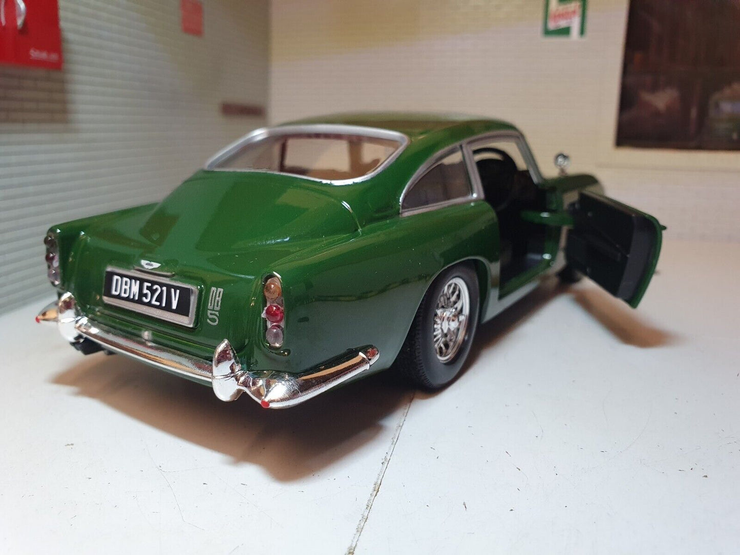 Aston Martin 1963 DB5 Motormax 1:24