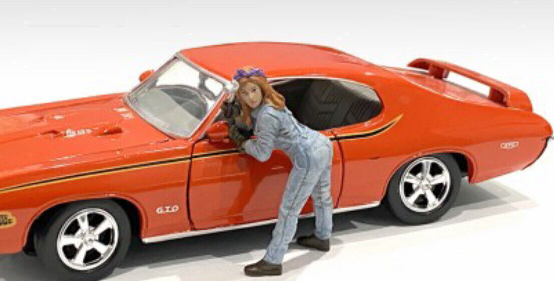 Female Mechanic With Wrench AD-38344 American Diorama 1:24