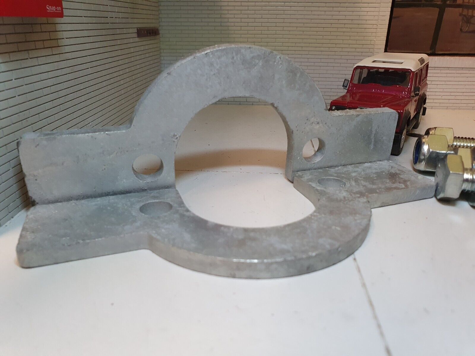 Land Rover Galvanised Front Axle Spring Retaining Plates BA7556 ...