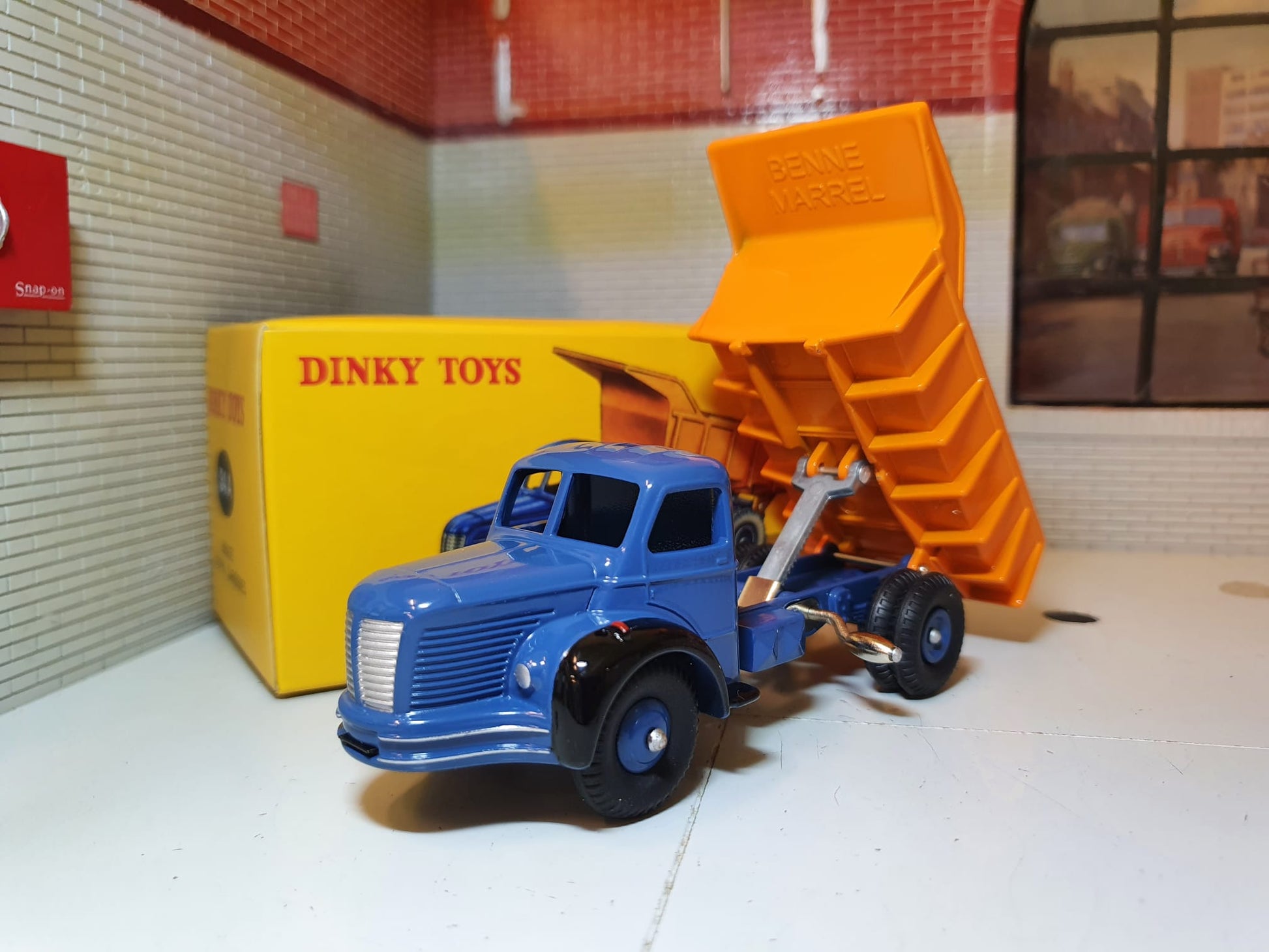 CAMION BERLIET BENNE Marel Et Sa Boite N 580/ 34 Dinky Toys EUR 70,00 CAMION BERLIET BENNE Marel Et Sa Boite N 580/ 34 Dinky Toys EUR 70,00