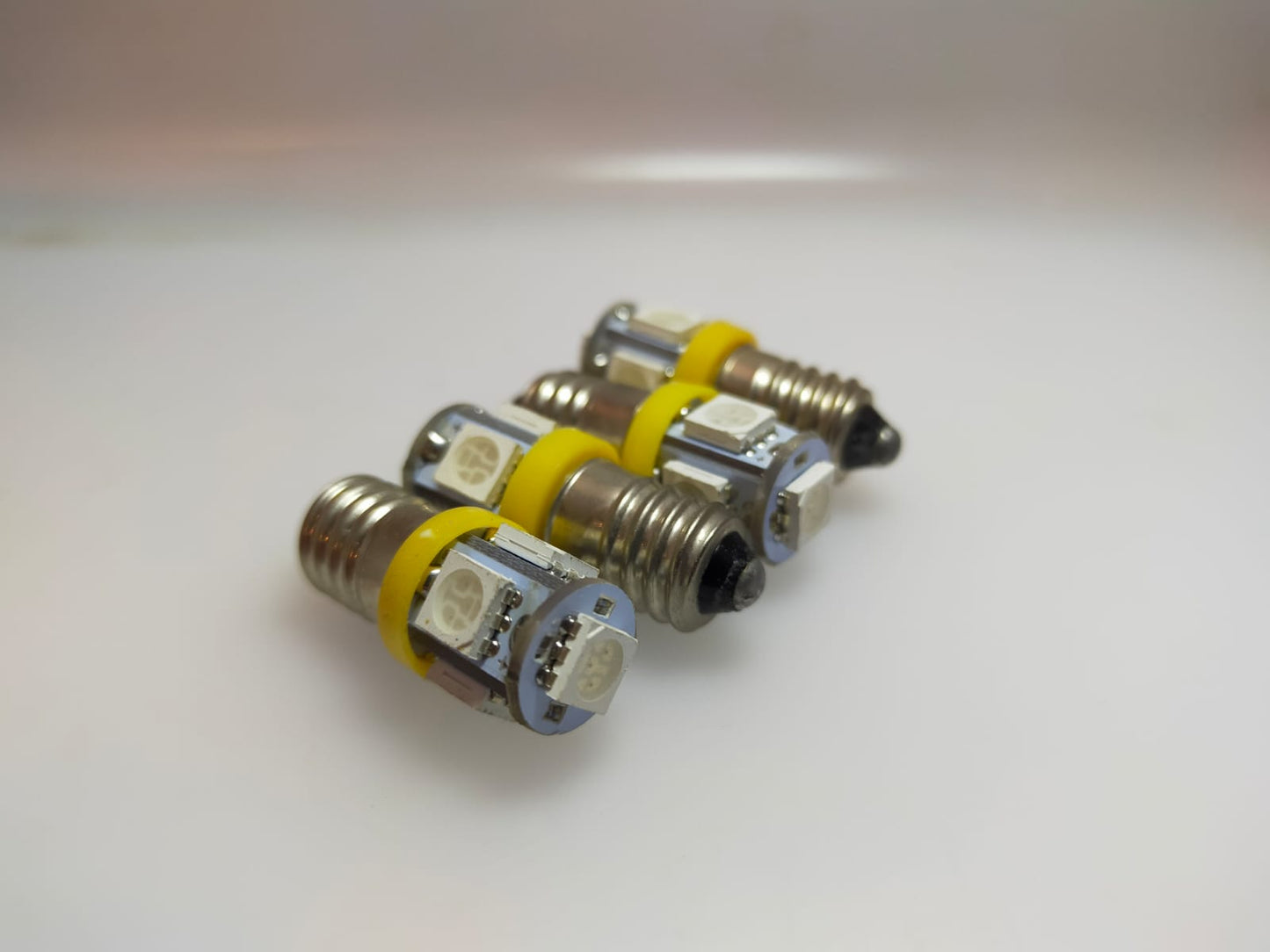Ampoules LED/à filament E10 à visser