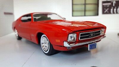Ford 1971 Mustang Sportsroof Coupe 73327 Motormax 1:24