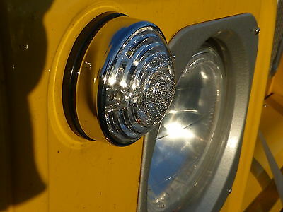 Land Rover Serie 3 LED-Seitenlichteinheit mit Chrom auf Messingrand Retro 12 V 74 mm