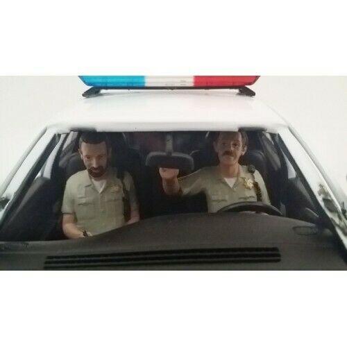 G LGB 1:24 Scale 2x USA Sheriff Police Highway Patrol Figures Car Diorama