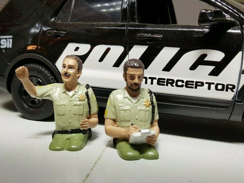 G LGB 1 24 Scale 2x USA Sheriff Police Highway Patrol Figures Car