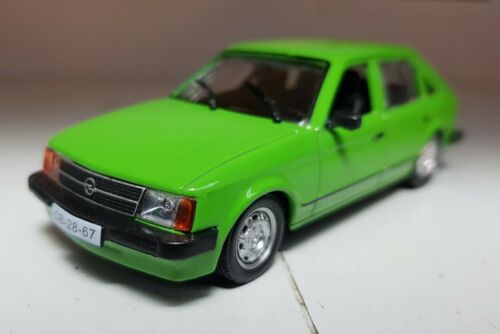Vauxhall Astra Mk1 Opel Kadett D Green 1979 1:43
