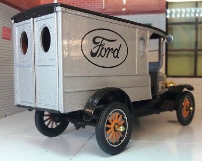Ford modèle T 1925 fourgon de livraison de pièces Motormax 1:24