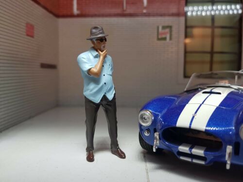 Figure Model Man Showroom Diorama Weekend Car Show 1:24 Scale