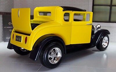 Ford modèle A 1929 Custom Hot Rod 31201 Maisto 1:24