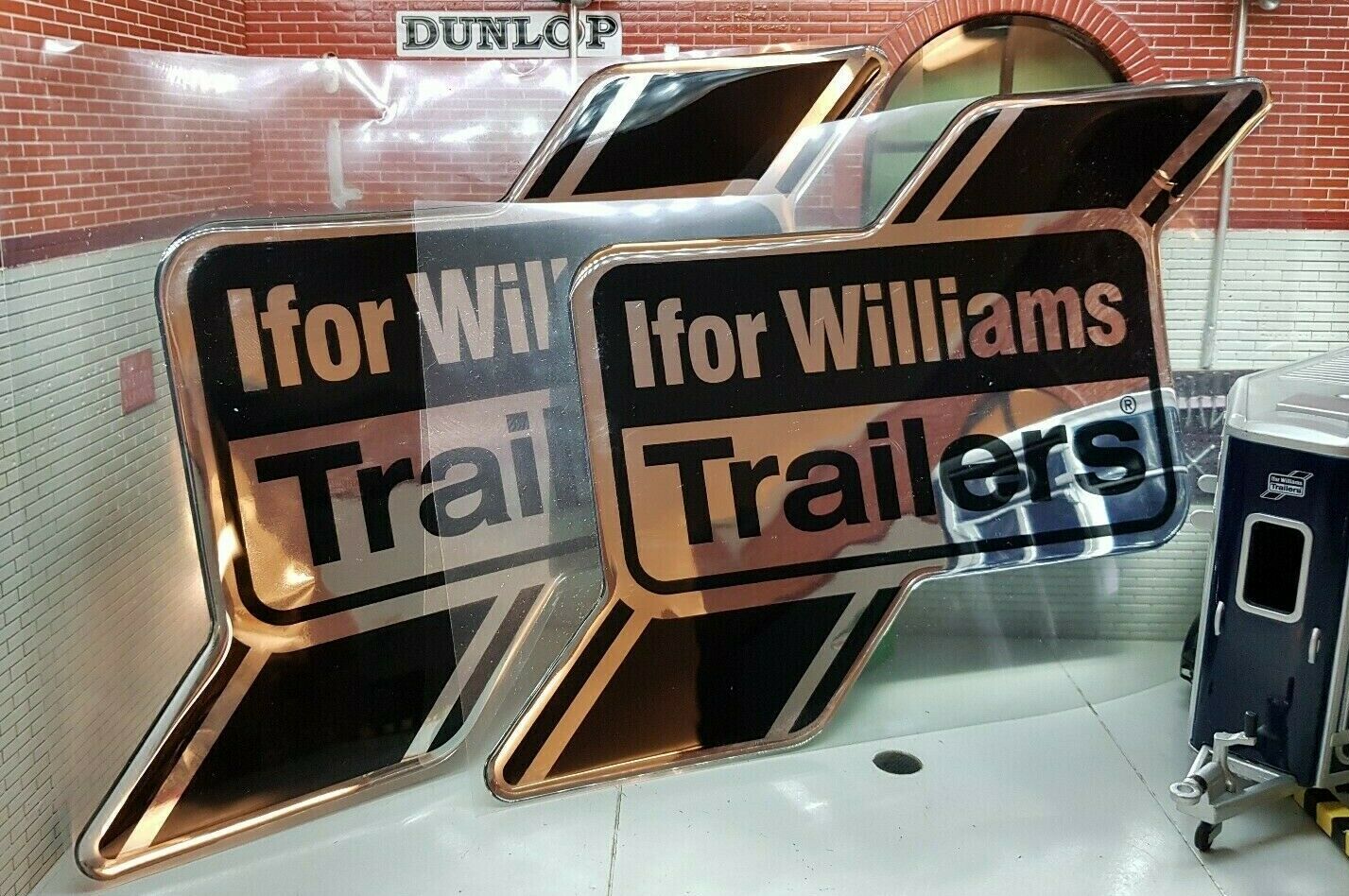 Ifor Williams Horsebox Horse Trailer HB506 HB511 Black Bubble Decal Stickers x2
