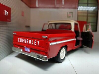 Chevrolet 1966 C-10 Fleetside Pickup 73355 Motormax 1:24