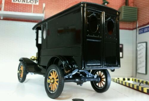 Ford Model T 1925 Delivery Van Motormax 1:24