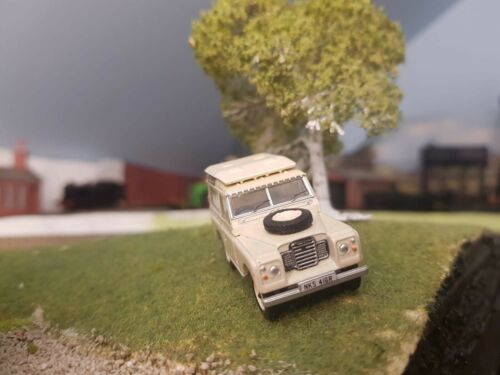 Limestone Land Rover Land Rover Series 3 Station Wagon 1977 SWB Limestone Oxford 1:76 ...