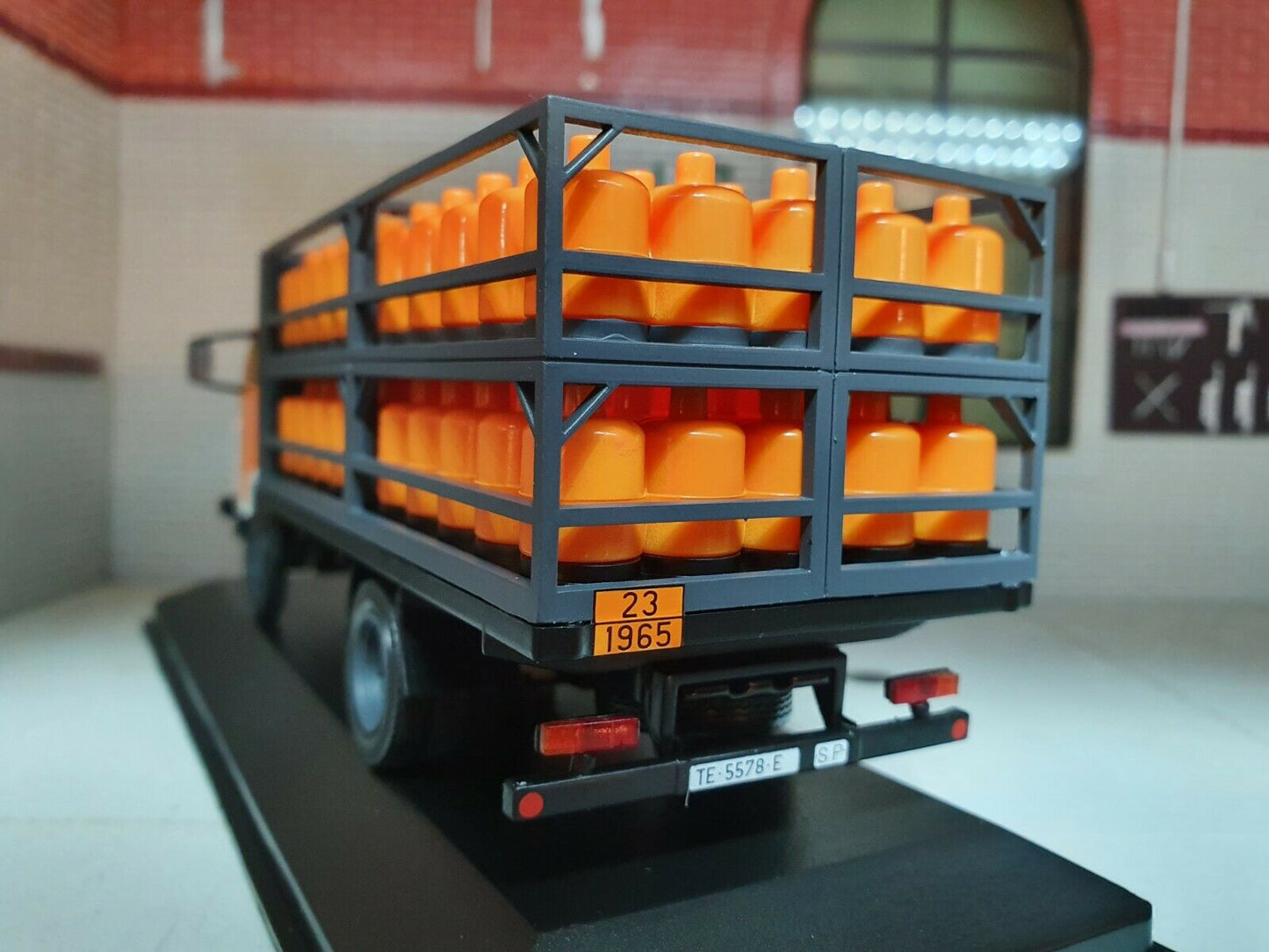 Peugeot J5 Surélevé 1986 PTT / La Poste Série Courtage 1:43 Peugeot J5 Surélevé 1986 PTT / La Poste Série Courtage 1:43