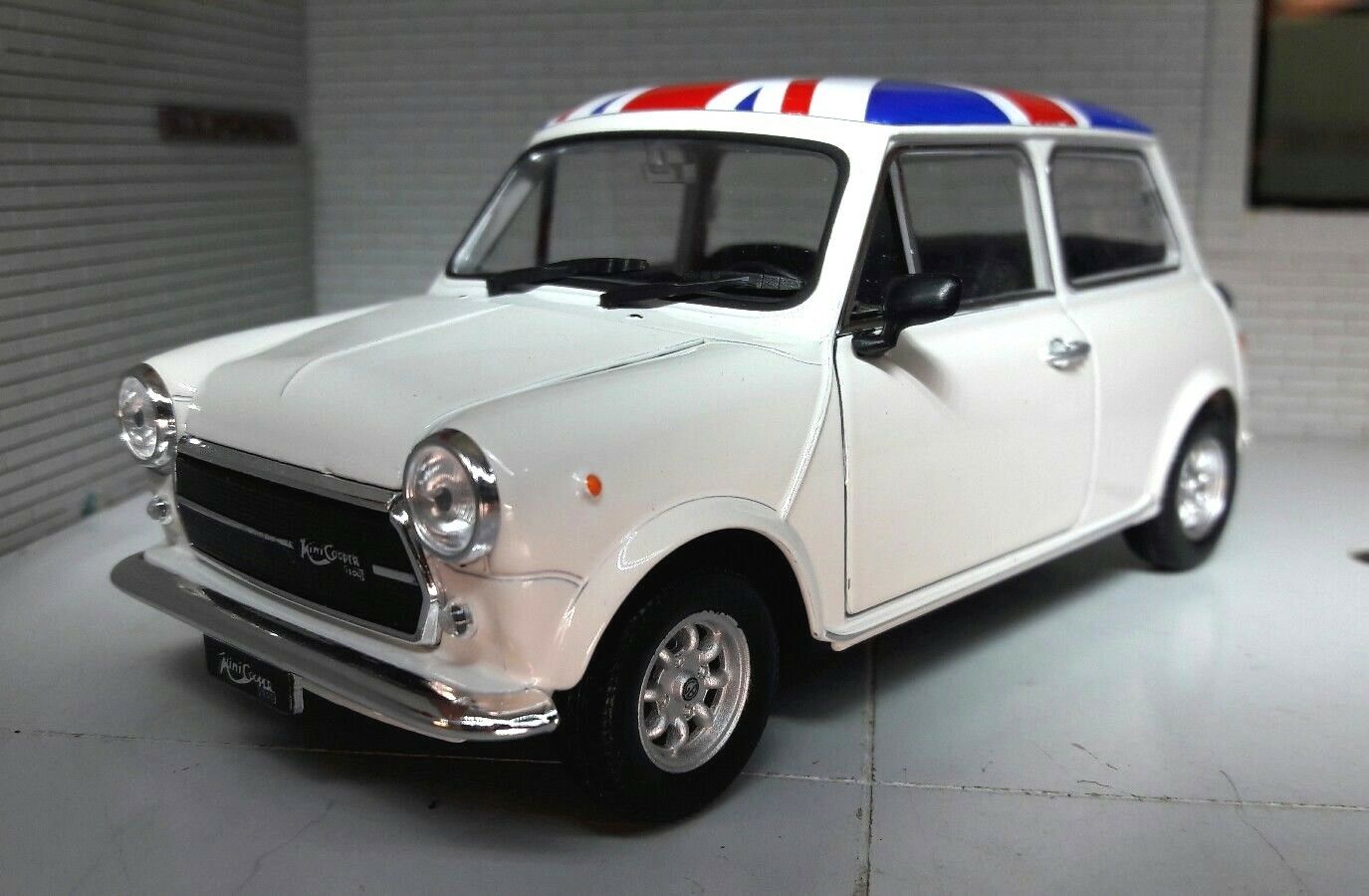 Austin Rover Mini Cooper 22496 Welly 1:24 – Emberton Imperial