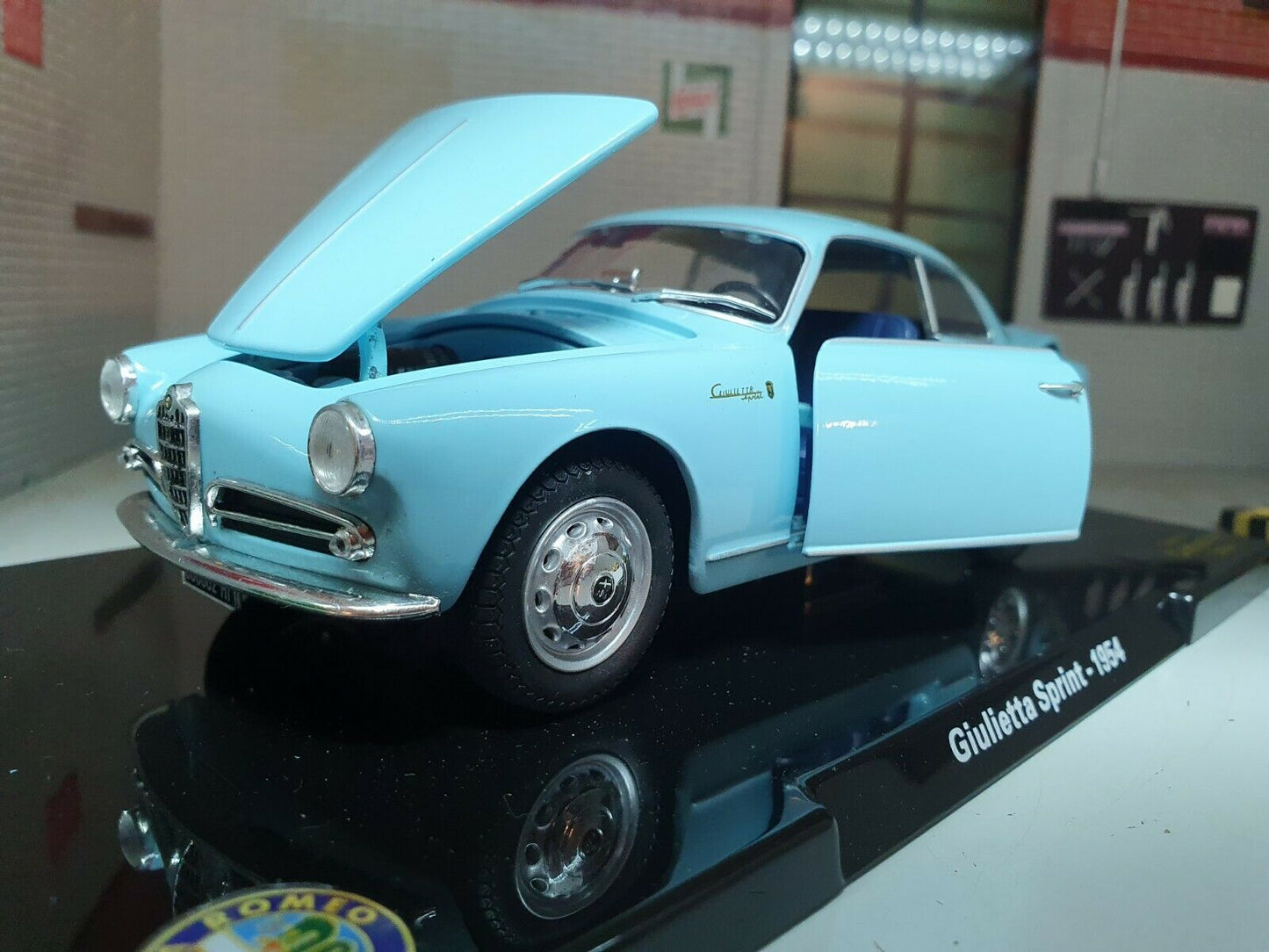 Alfa Romeo 1954 Giuletta Sprint Leo 1:24