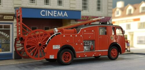 Dennis F Series F12 Fire Tender Suffolk Brigade Engine Model 1:72/1:76 Oxford