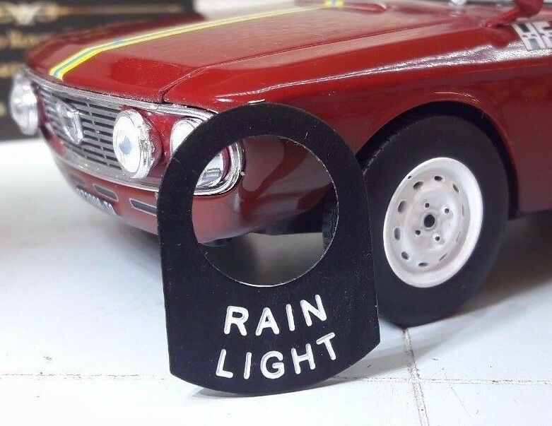 Lampe de pluie en métal, interrupteur à bascule, étiquette de frein, voiture de course de rallye classique