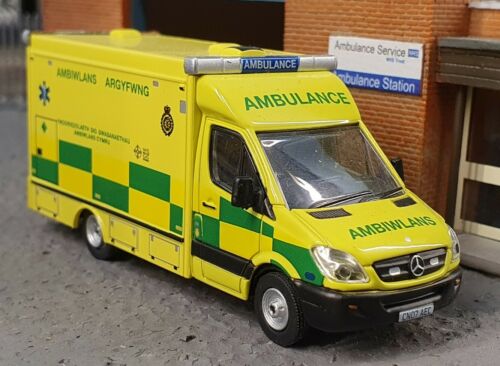 Mercedes Sprinter Welsh NHS Ambulance LAS UVG Modulares Modell 1:76 HO/OO/00