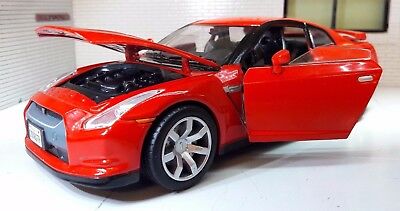 Nissan GT-R R35 3.8 V6 Motormax 1:24