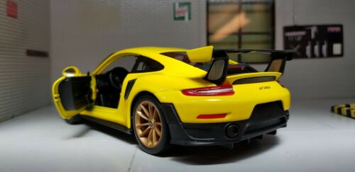 Porsche 911 GT2 RS Turbo Yellow 31523 Maisto 1:24