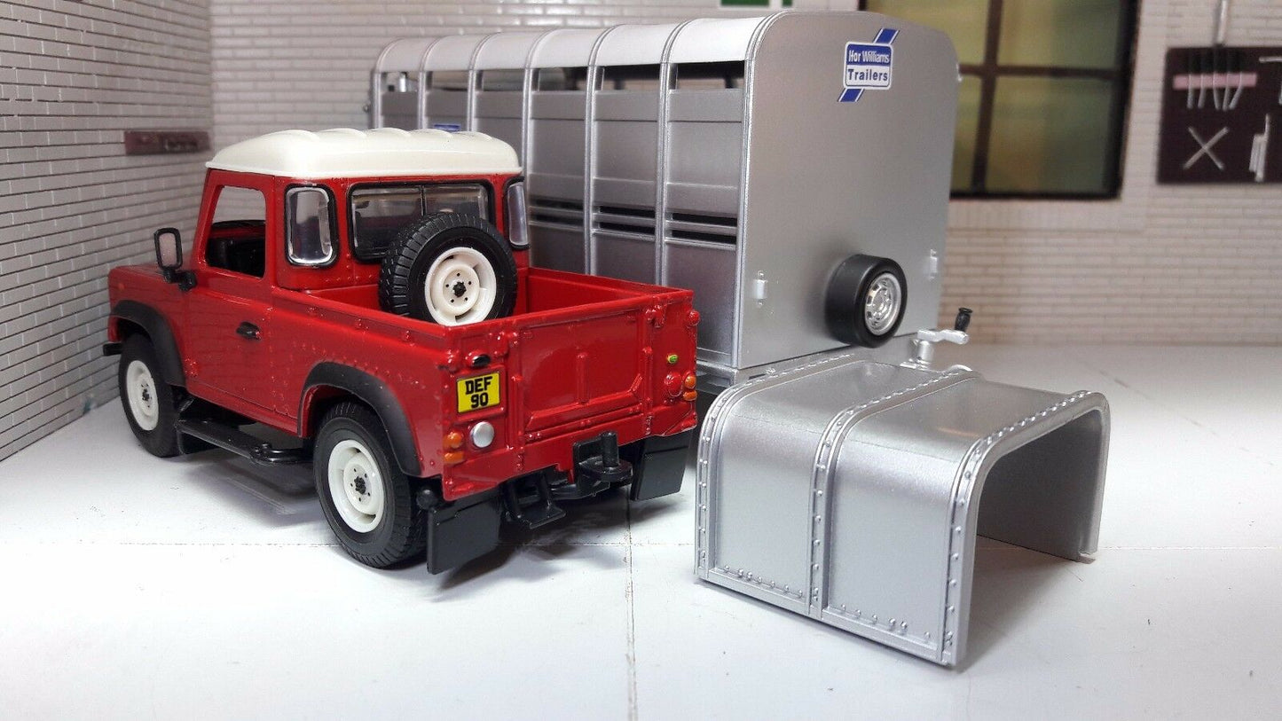Land Rover Defender 90 & Ifor Williams Sheep Trailer Britains 1:32