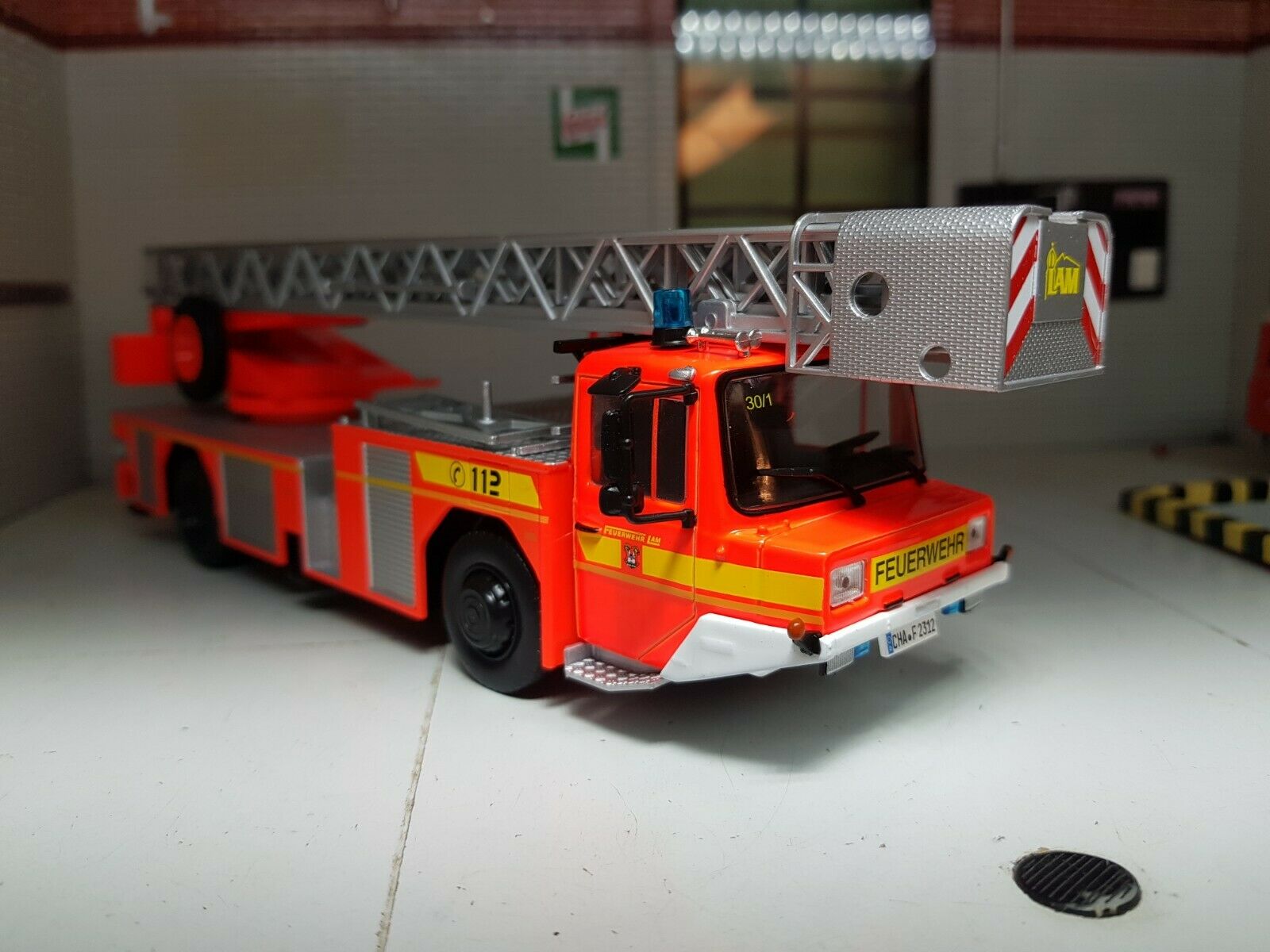 Fire Engine Iveco Magirus Dlk 23/12 DLK23-12C Turntable Ladder