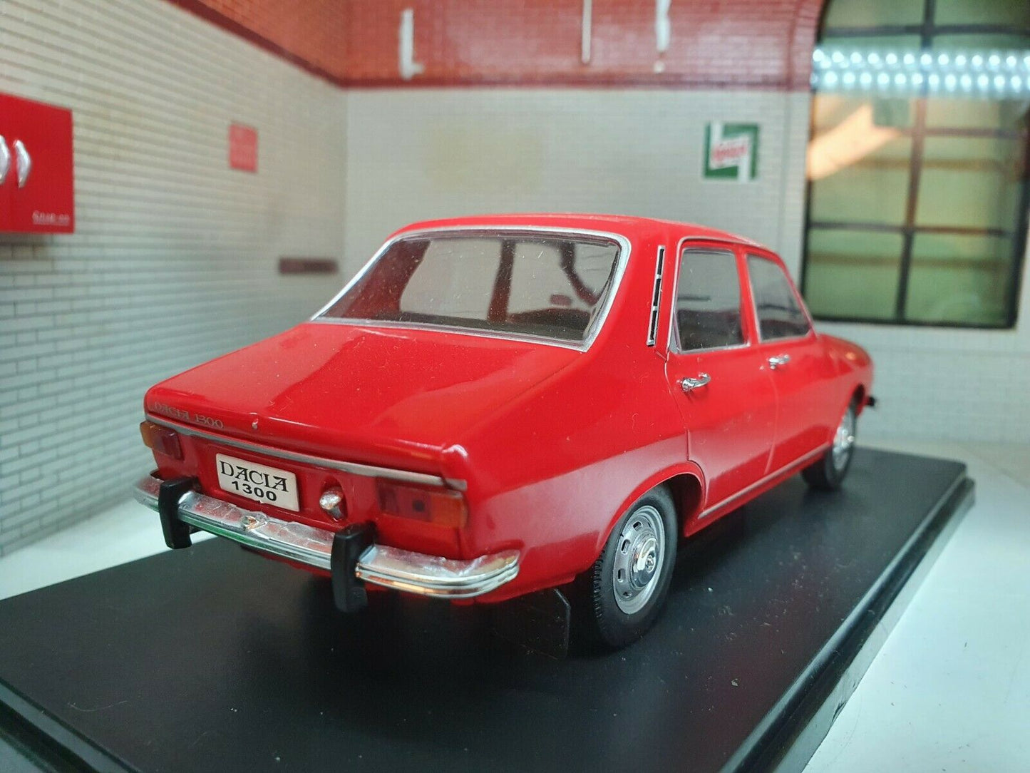 Dacia 1300 Renault 12 R12 1965 Red Unboxed 1:24