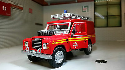 Land Rover Series 2a 3 109 LWB Fire Engine Cararama 1:43