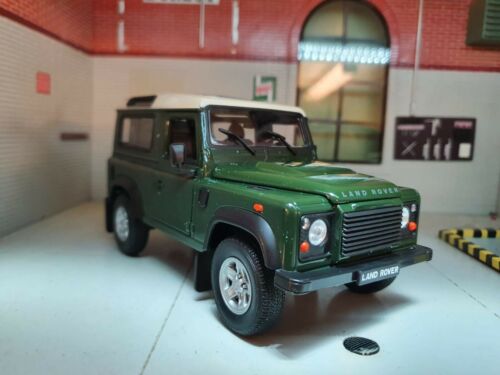 Model Land Rover Defender Green White Roof TD5/TDCI 90 Welly 1:24 Scale Diecast