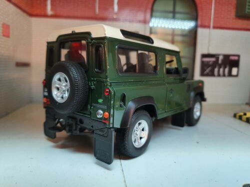 Model Land Rover Defender Green White Roof TD5/TDCI 90 Welly 1:24 Scale Diecast