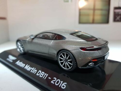 1:43 Aston Martin DB11 2016 Silber Salvat Altaya 1:43