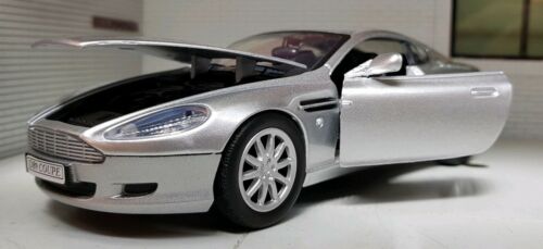 Aston Martin 2004 DB9 V12 73321 Motormax 1:24