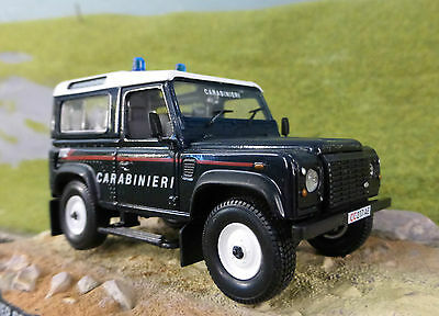 Land Rover Defender TD5 90 Italian Carabinieri Police 1:43