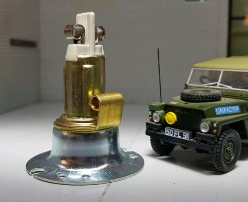 Land Rover Series Military Screw Lens Brake Tail Light Dual Pole Bulb Holder