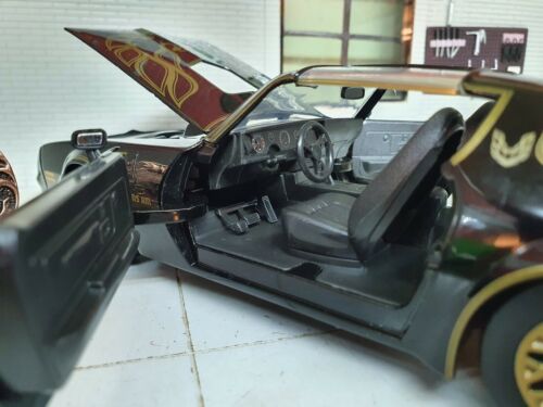 Smokey And The Bandit Pontiac Firebird With Belt Buckle 1977 Jada 1:24