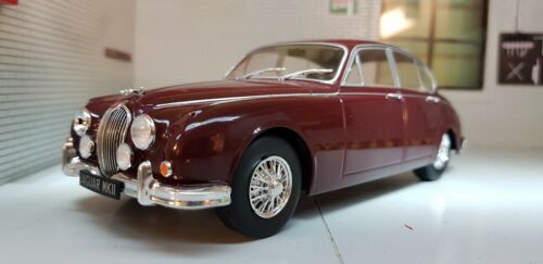 Jaguar MkII Saloon 1960 Red Whitebox 1:24