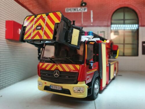 Mercedes Atego Feuerwehrauto 1627 Metz Drehleiter Frankreich 2018 1:43