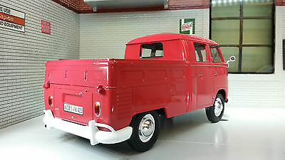 VW 1962 T1 Type 2 Double Cab Pickup 79342 Motormax 1:24