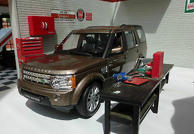 Land Rover 2015 Discovery 4 TDV6 24008 Welly 1:24