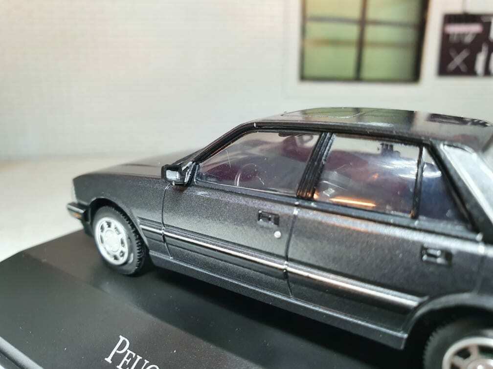 Peugeot 505 SRi Grau 1992 Salvat 1:43