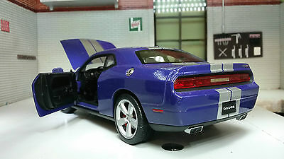 Dodge Challenger 2013 SRT Coupe 24049 Welly 1:24